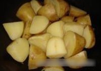 培根大蒜焖土豆的做法 步骤3