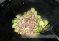 西葫芦炒肉片的做法 步骤7