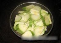 西葫芦炒肉片的做法 步骤3