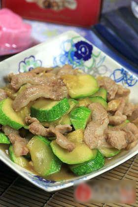 西葫芦炒肉片