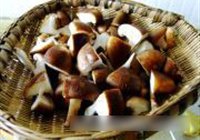 香菇炒猪皮的做法 步骤1