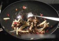 鱼香肉丝的做法 步骤5