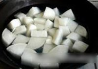 白萝卜烧排骨的做法 步骤3