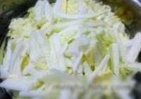 私房什锦白菜锅的做法 步骤3