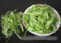 西芹炒虾仁的做法 步骤3