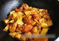 竹笋烧鸡块的做法 步骤6