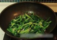 蒜蓉菠菜的做法 步骤6