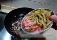 豉香川腊炒双脆的做法 步骤3