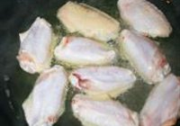 香辣干锅鸡翅的做法 步骤3