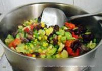 豆炒腊肥肠的做法 步骤7