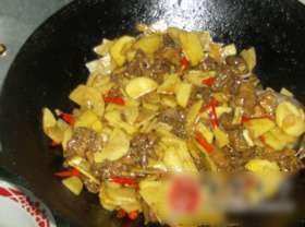 辣子鸡炒土豆