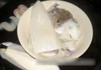 白灼墨鱼的做法 步骤2