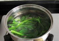广式腊味煲仔饭的做法 步骤4