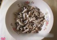 清蒸鲜菇排骨的做法 步骤3