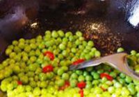 豌豆炒鸡胗的做法 步骤5