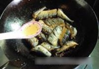 干煎秋刀的做法 步骤8
