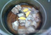莲藕马蹄红烧排骨的做法 步骤2