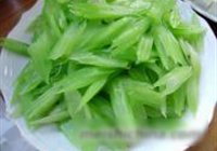 西芹炒肉的做法 步骤3