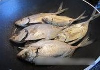 黄豆酱烧海鱼的做法 步骤2