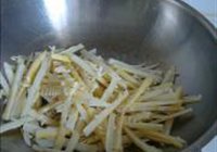 韭菜头炒冬笋的做法 步骤12