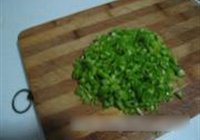 辣椒炒鸡蛋米的做法 步骤2
