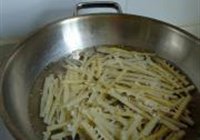 韭菜头炒冬笋的做法 步骤8
