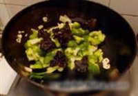 蒜片西兰花的做法 步骤6