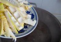 酒酿油焖笋的做法 步骤8