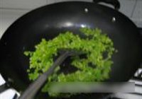 辣椒炒鸡蛋米的做法 步骤4