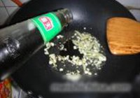 榨菜鸡胗花的做法 步骤7