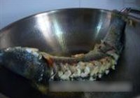 蒜子焖鲻鱼的做法 步骤5