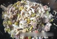 泡椒鸡杂的做法 步骤12
