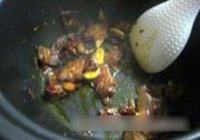 蚕豆炒腊肉的做法 步骤2