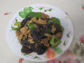 青椒木耳炒肉片