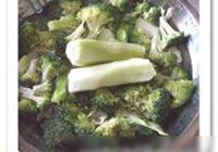 腊肠西兰花的做法 步骤2