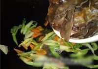 芹菜炒黑木耳的做法 步骤12