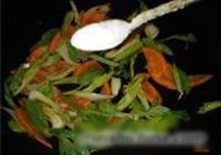 芹菜炒黑木耳的做法 步骤8