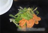 芹菜炒黑木耳的做法 步骤7