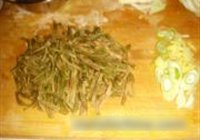 干豆角炒肉的做法 步骤2