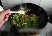 青椒炒肉丝的做法 步骤7