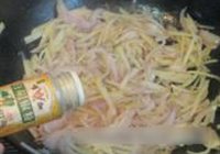 土豆丝炒洋葱丝的做法 步骤6