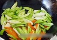 青蒜炒鸡蛋的做法 步骤7