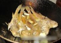 香煎小黄鱼的做法 步骤6