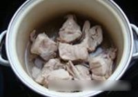 百叶结炖小排的做法 步骤4