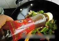 蚝油莴笋炒鸡腿菇的做法 步骤12