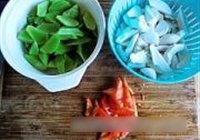 蚝油莴笋炒鸡腿菇的做法 步骤2