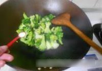 蒜炒花菜的做法 步骤5