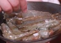 津丝蒸虾的做法 步骤3