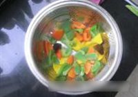 三色彩椒溜肉片的做法 步骤8
