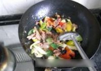 三色彩椒溜肉片的做法 步骤17